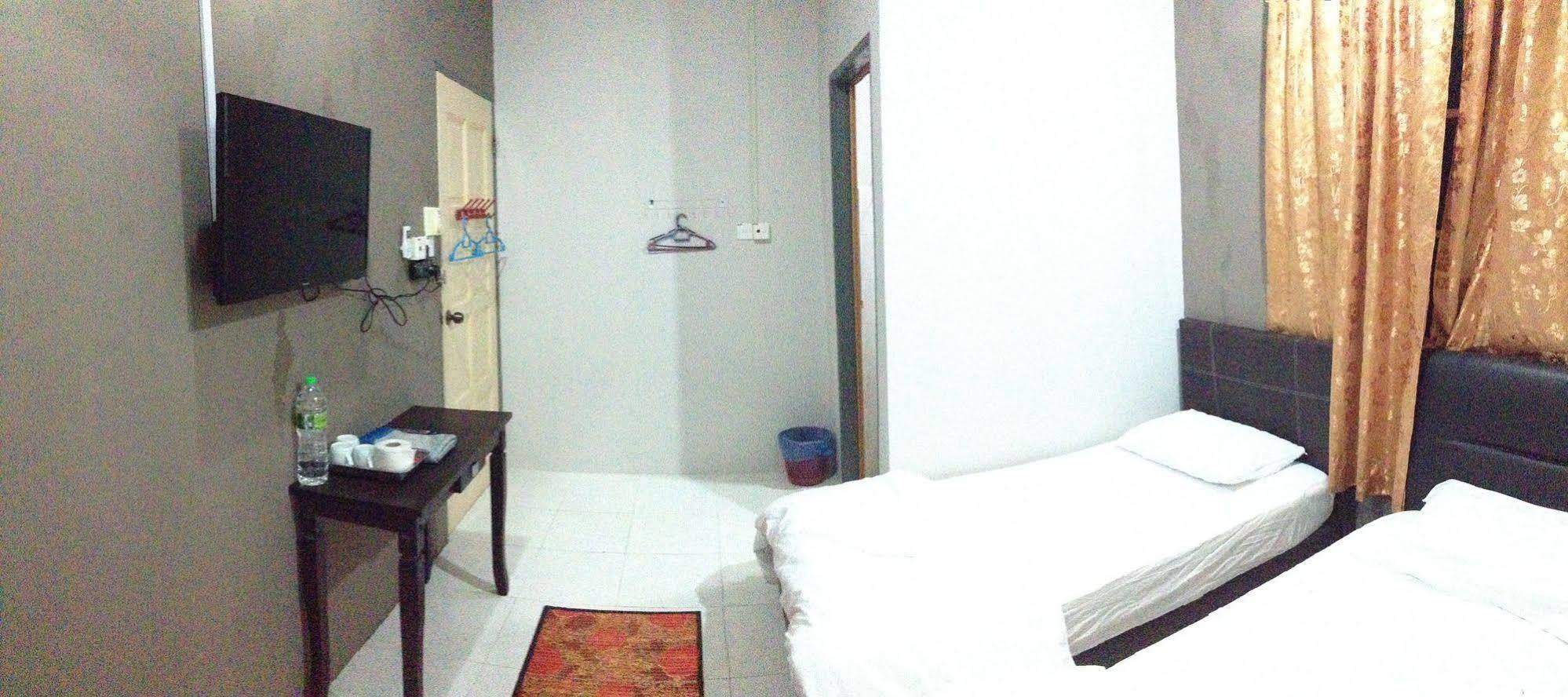 Semarak Beach Inn Dungun Extérieur photo